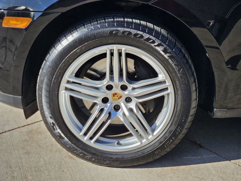 Used 2019 Porsche Macan image 10