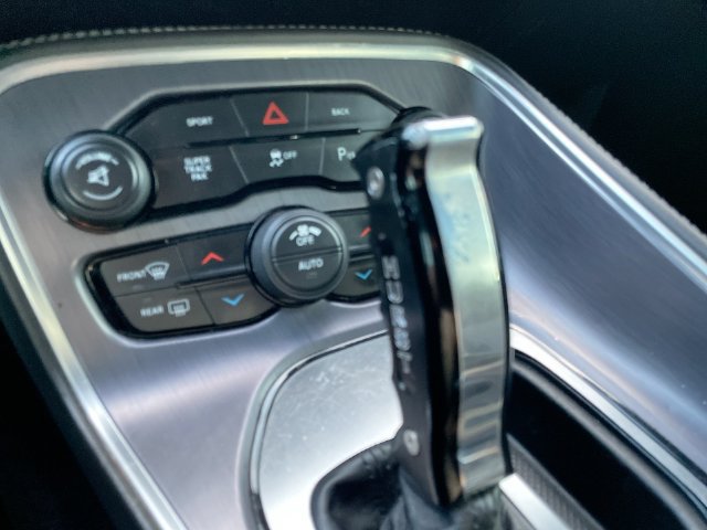 Used 2016 Dodge Challenger R/T RWD image 21