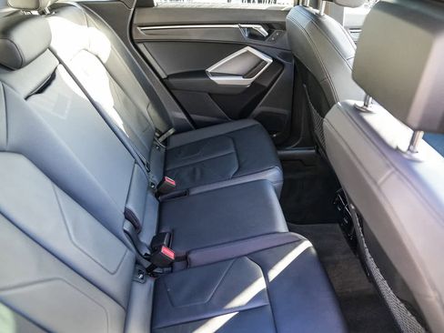 Used 2022 Audi Q3 2.0T Premium image 16