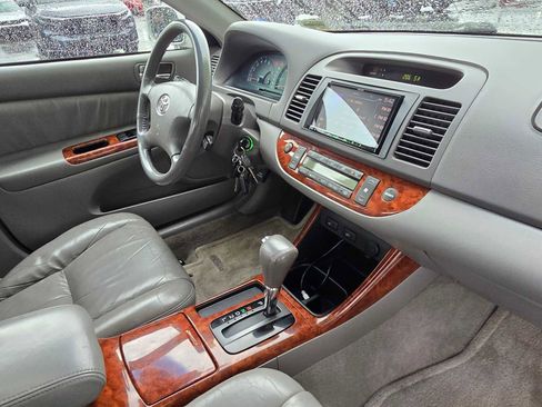Used 2002 Toyota Camry XLE image 11