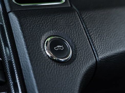 Used 2010 Ford Taurus SHO image 71