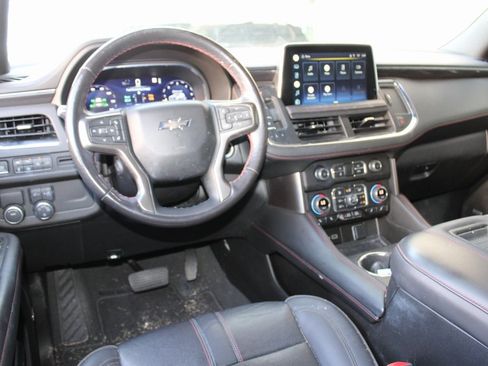 Used 2022 Chevrolet Suburban RST w/ Luxury Package image 4