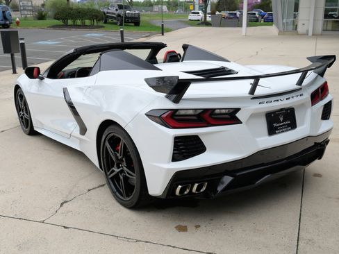 Used 2021 Chevrolet Corvette Stingray Preferred Conv w/ Z51 Performance Package RWD image 47