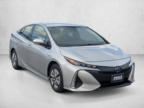 Used 2017 Toyota Prius Prime Plus image 3