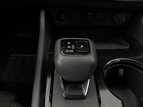 Used 2025 Nissan Rogue SV FWD image 27