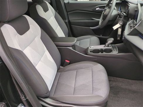 Certified 2024 Chevrolet Trax LS image 25