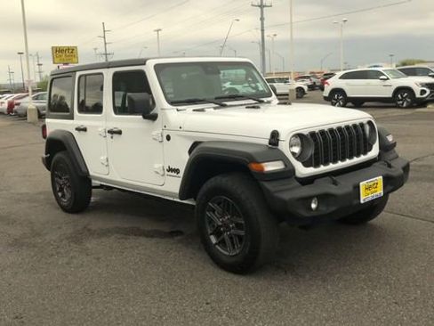 Used 2025 Jeep Wrangler Unlimited Sport AWD/4WD image 2