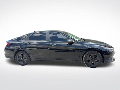 Used 2022 Hyundai Elantra SEL w/ Convenience Package FWD image 7