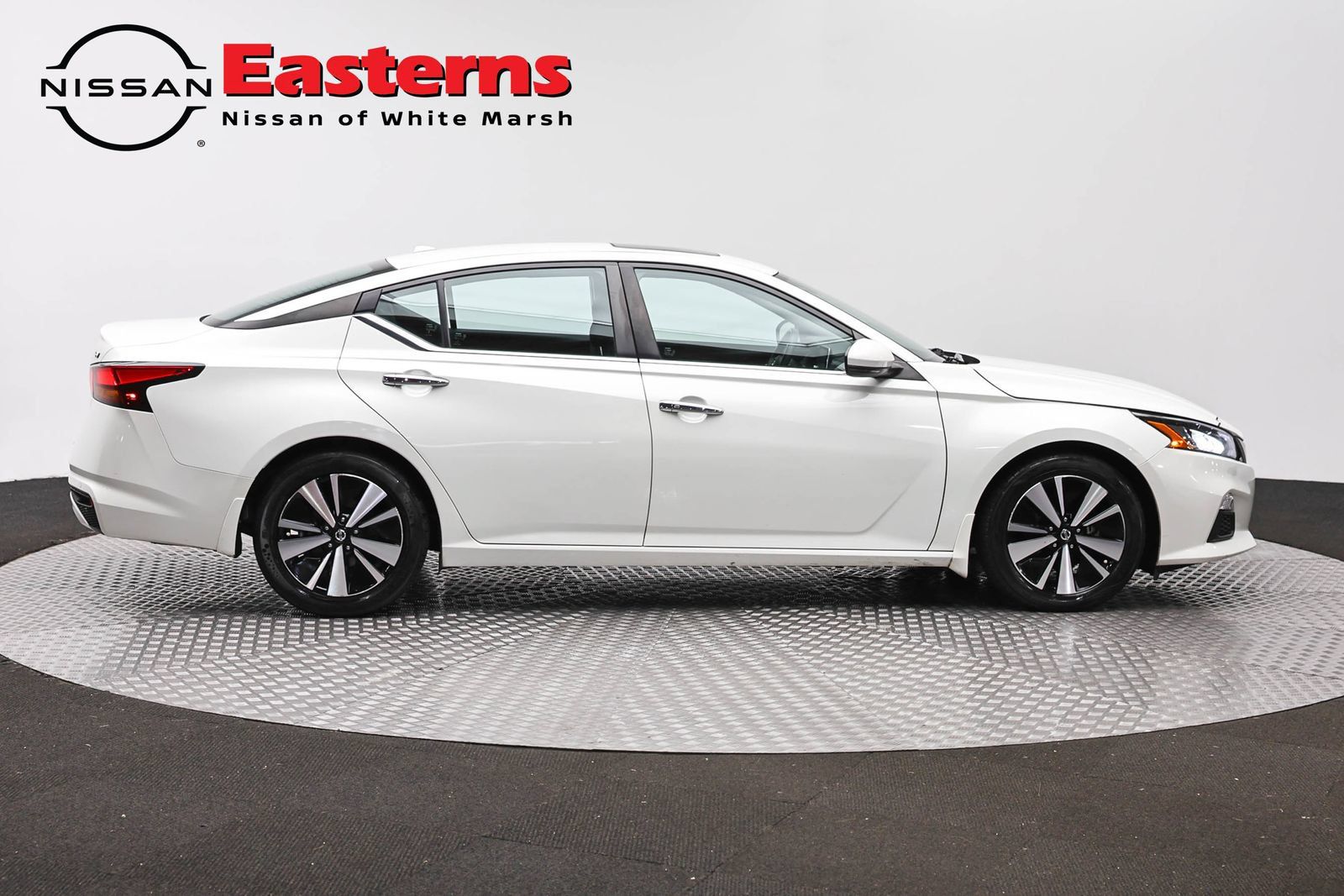 Used 2022 Nissan Altima 2.5 SV w/ SV Premium Package FWD image 4