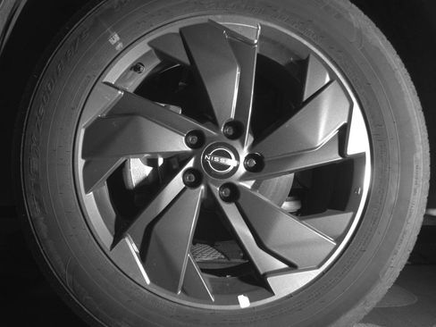 Used 2025 Nissan Rogue SV image 12