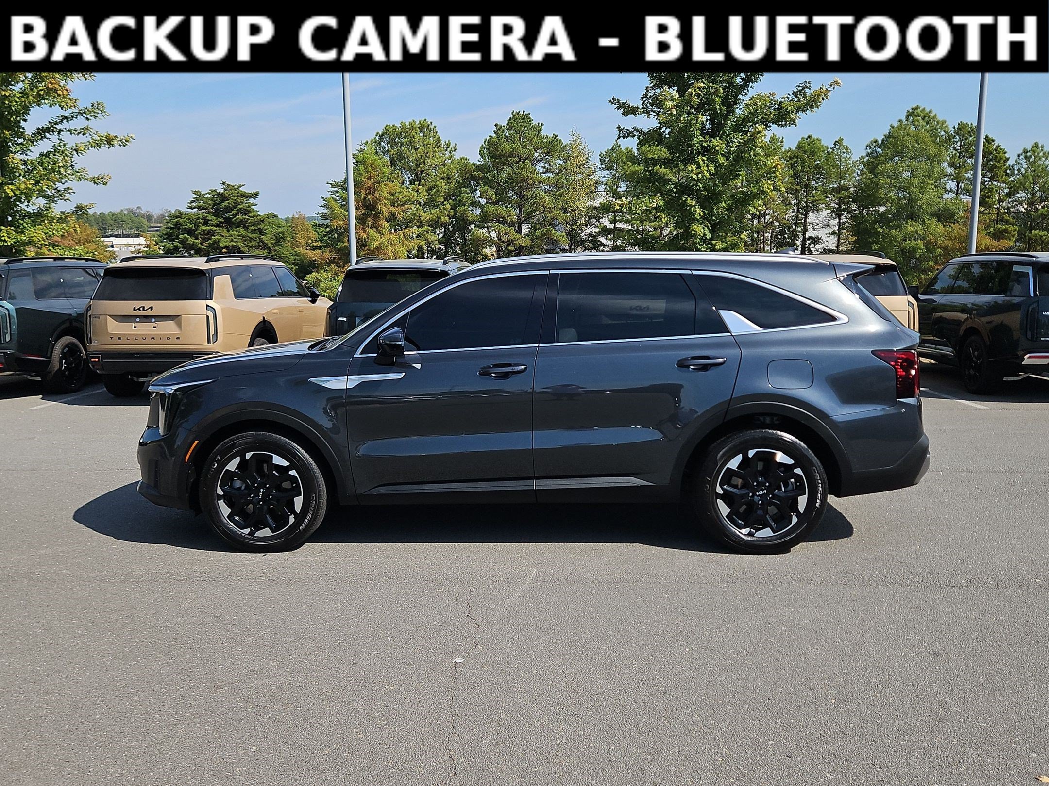 Used 2025 Kia Sorento S FWD image 4
