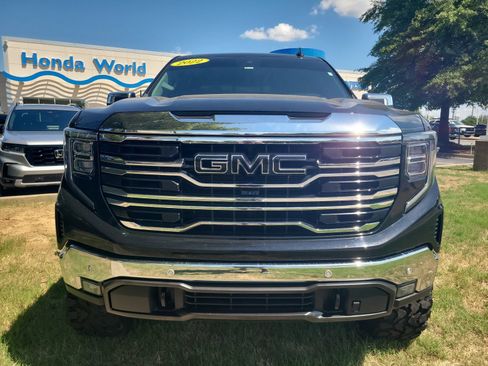 Used 2022 GMC Sierra 1500 SLT AWD/4WD image 8