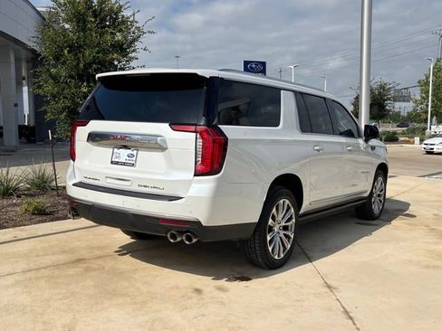 Used 2023 GMC Yukon XL Denali AWD/4WD image 4
