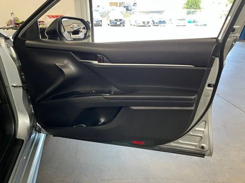 Used 2020 Toyota Camry SE AWD/4WD image 12