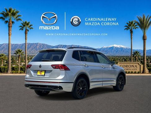 Used 2022 Volkswagen Tiguan SE R-Line FWD image 3