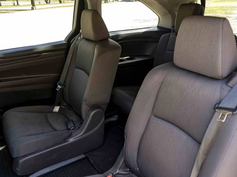 Used 2019 Honda Odyssey LX image 18