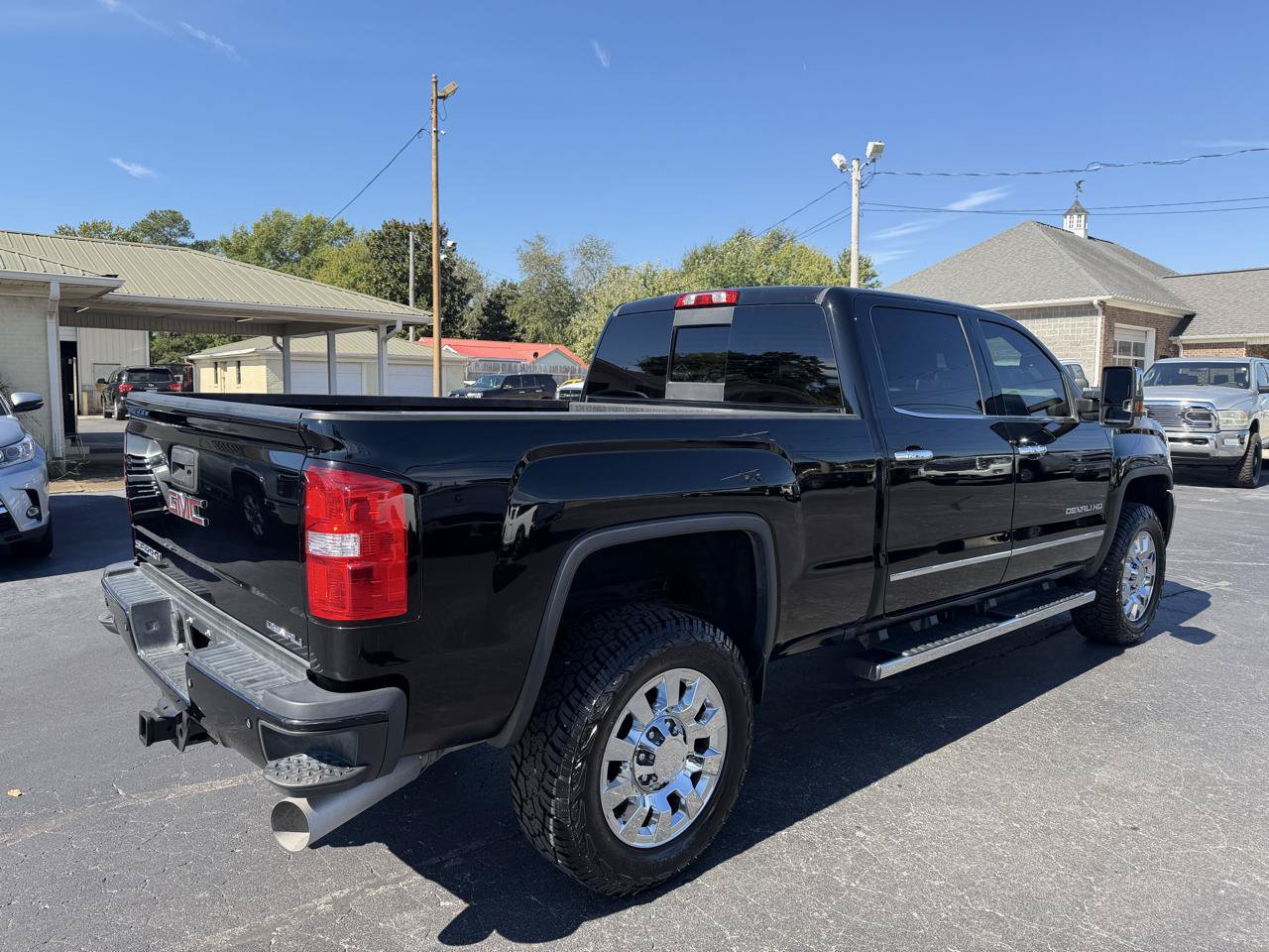 Used 2018 GMC Sierra 2500 Denali w/ Duramax Plus Package AWD/4WD image 5