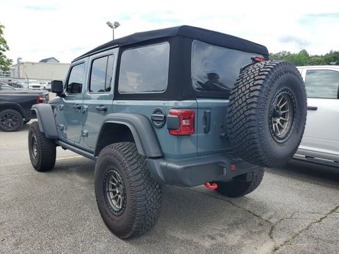 Certified 2024 Jeep Wrangler Unlimited Rubicon w/ Convenience Group AWD/4WD image 10