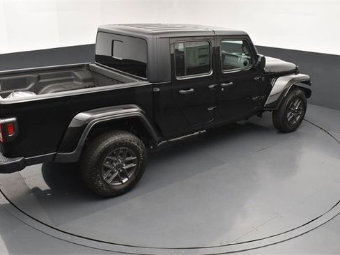 New 2025 Jeep Gladiator Sport image 18