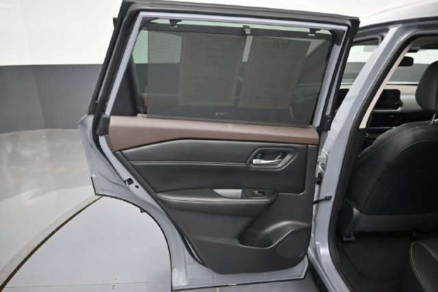 Used 2023 Nissan Rogue SL w/ SL Premium Package AWD/4WD image 28