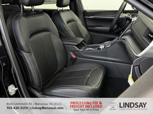New 2025 Jeep Grand Cherokee L Limited w/ Luxury Tech Group II AWD/4WD image 14