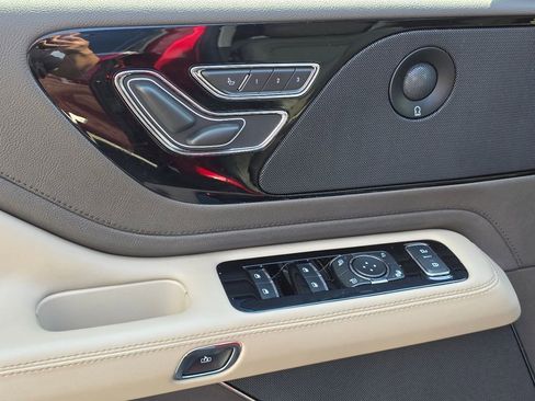 Used 2020 Lincoln Aviator Reserve RWD image 38