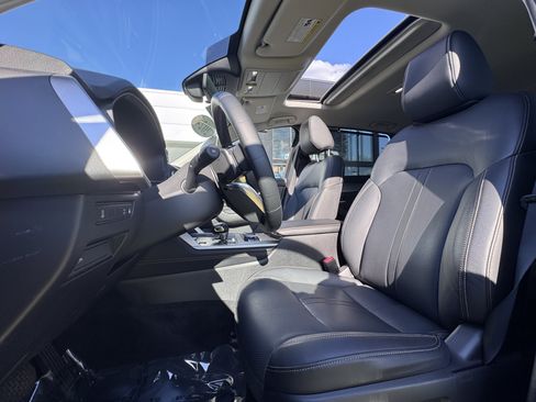 Certified 2024 MAZDA CX-90 Plug-In Hybrid w/ Preferred AWD/4WD image 3