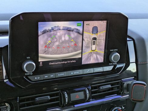 Used 2025 Nissan Pathfinder Rock Creek image 22