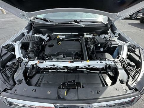 Used 2024 GMC Terrain SLE image 28