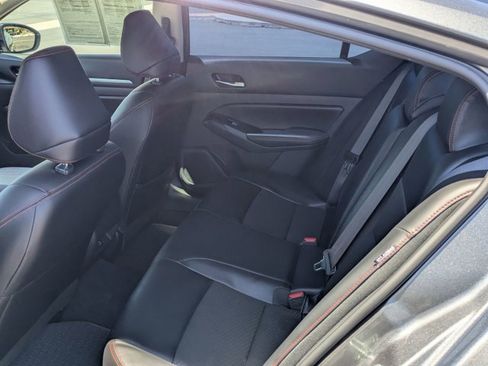 Used 2024 Nissan Altima 2.5 SR image 14