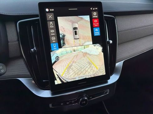 New 2026 Volvo XC90 B5 Plus w/ Protection Package Premier image 16