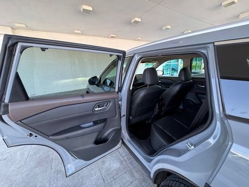 Used 2022 Nissan Rogue SL w/ SL Premium Package FWD image 18