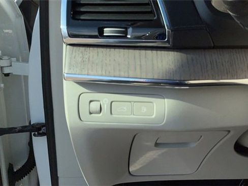 Used 2021 Volvo XC90 T8 Inscription w/ Advanced Package image 18