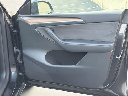 Used 2024 Tesla Model Y image 34