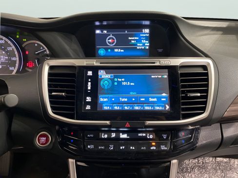 Used 2017 Honda Accord EX-L image 13