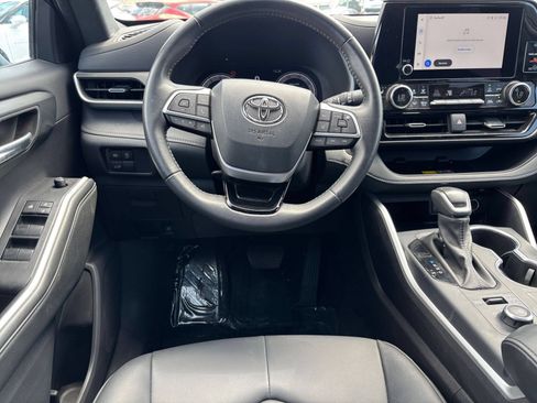 Used 2025 Toyota Highlander XSE AWD/4WD image 36