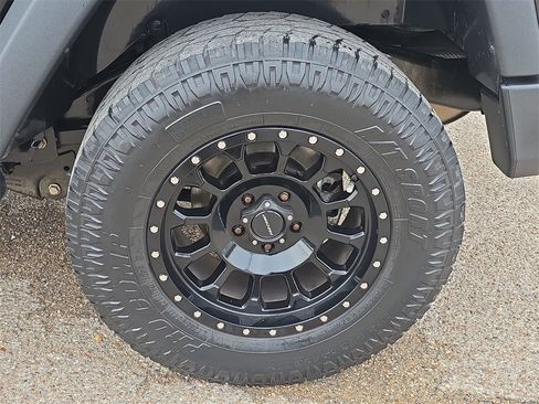 Used 2017 Jeep Wrangler Sport w/ Quick Order Package 24S image 28