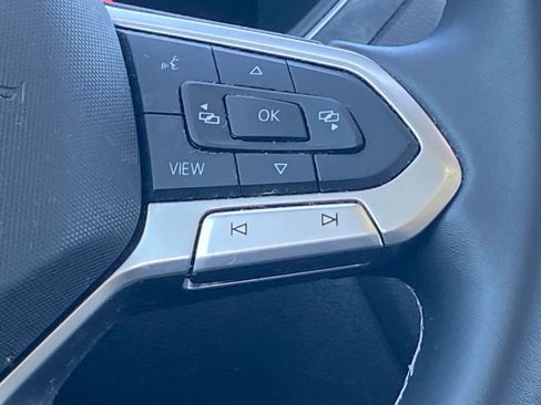 Used 2022 Volkswagen Tiguan SE AWD/4WD image 6