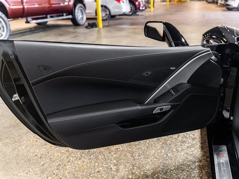 Used 2019 Chevrolet Corvette Stingray Coupe w/ 1LT RWD image 26