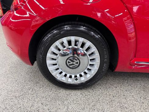 Used 2014 Volkswagen Beetle 1.8T FWD image 34