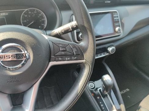 Used 2019 Nissan Kicks SV FWD image 21