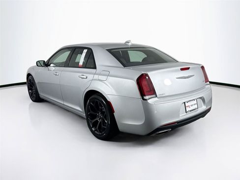 Used 2019 Chrysler 300 Touring w/ Sport Appearance Package RWD image 11