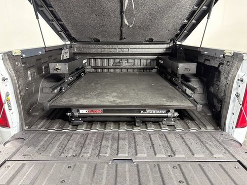 Used 2026 Chevrolet Silverado 1500 High Country AWD/4WD image 28
