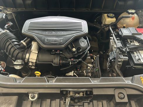 Used 2018 Cadillac XT5 FWD image 26