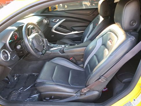 Used 2017 Chevrolet Camaro SS RWD image 10