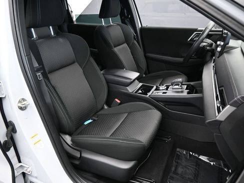 Used 2023 Mitsubishi Outlander ES image 45