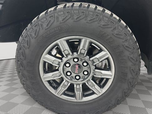 Used 2024 GMC Sierra 1500 AT4X image 29