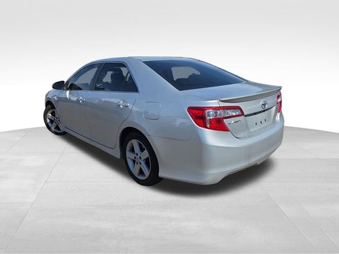 Used 2012 Toyota Camry SE FWD image 7