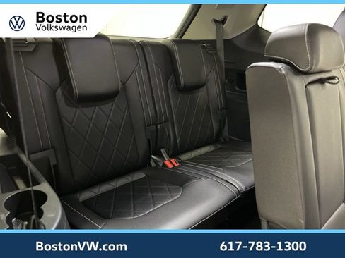Used 2025 Volkswagen Atlas SEL Premium R-Line image 14