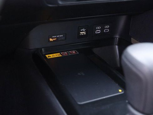 Used 2025 Toyota Camry LE image 18